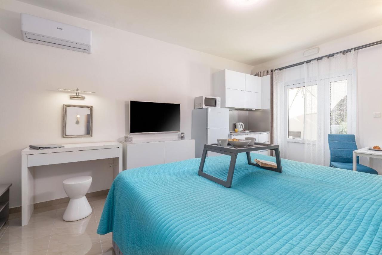 Evita Fazana Premium Studio Apartments Exteriör bild