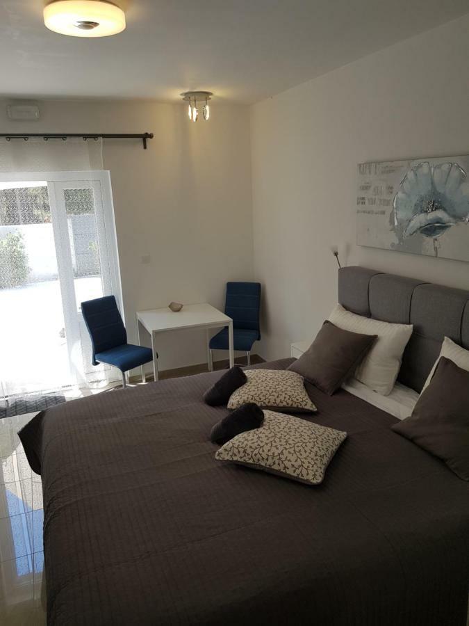 Evita Fazana Premium Studio Apartments Exteriör bild