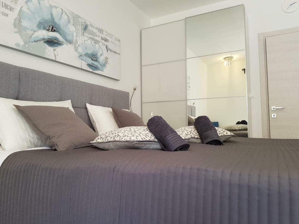 Evita Fazana Premium Studio Apartments Exteriör bild