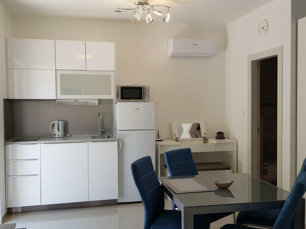 Evita Fazana Premium Studio Apartments Exteriör bild